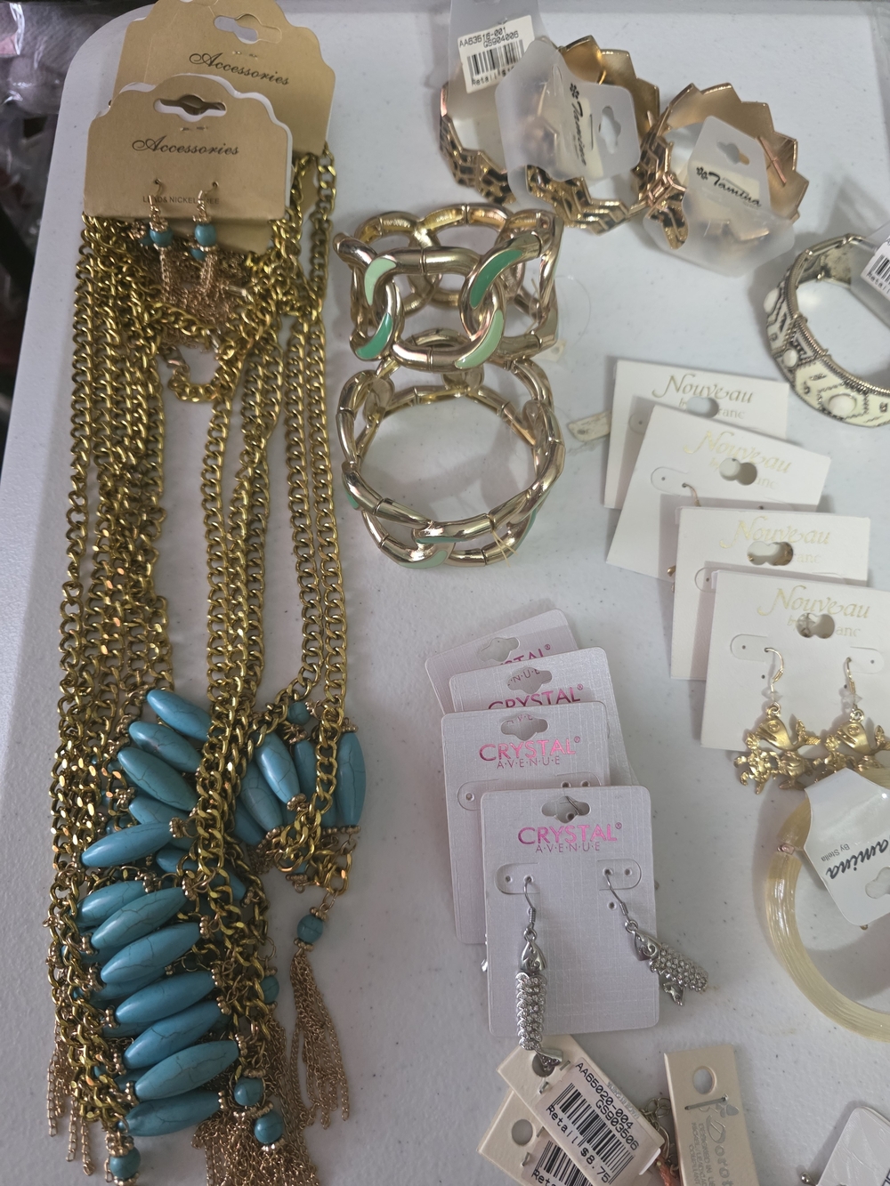 #1) Mixed Fashion Jewelry - Large Lot - Picture 2 of 16